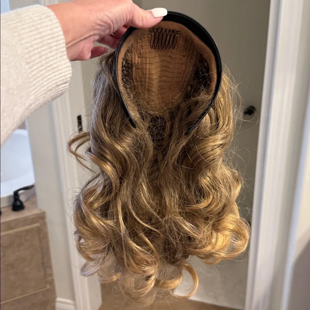 NWOT The Headband Fall Wavy By Toni Brattin Hair Piece - Picture 3 of 8